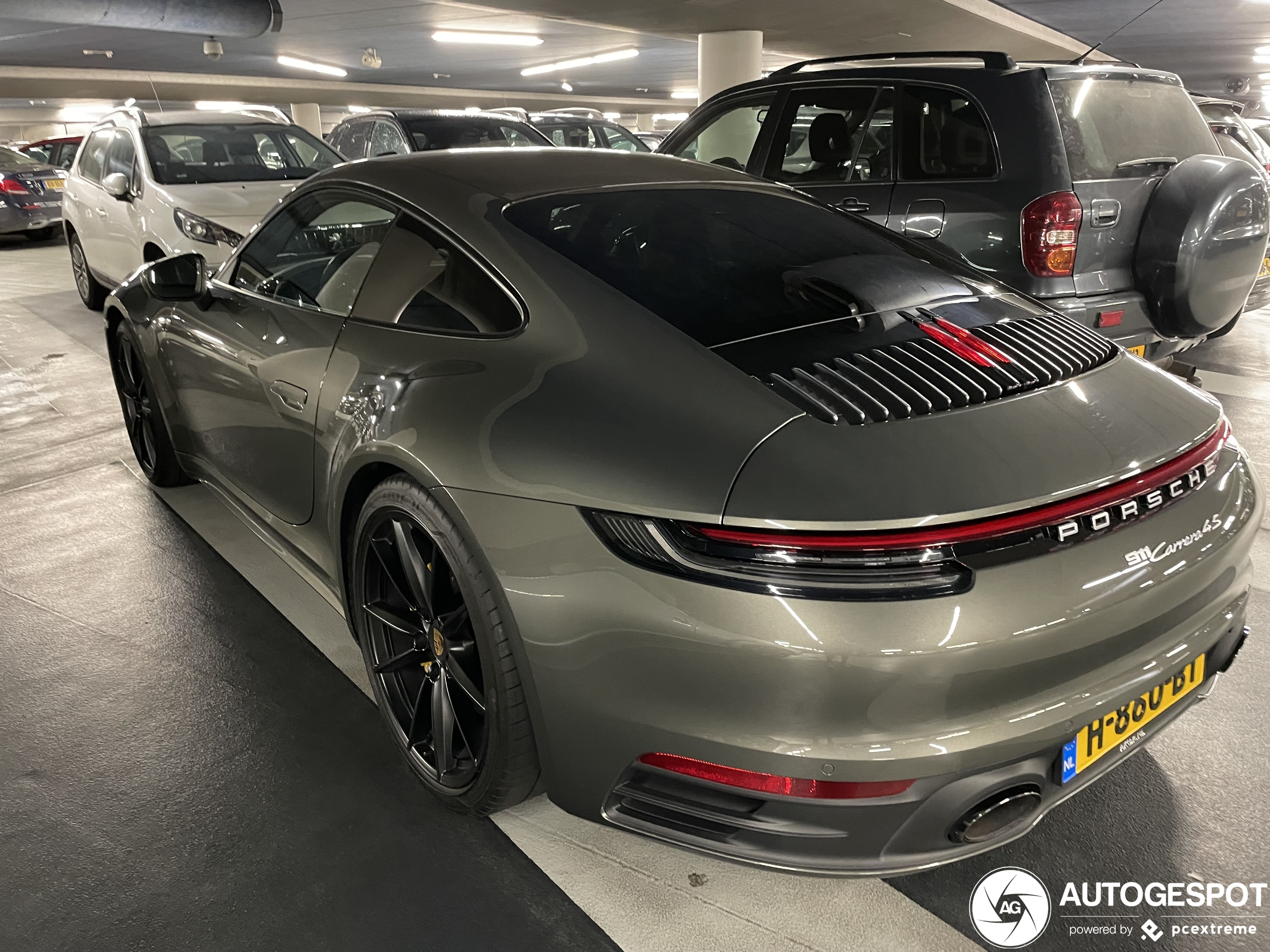 Porsche 992 Carrera 4S