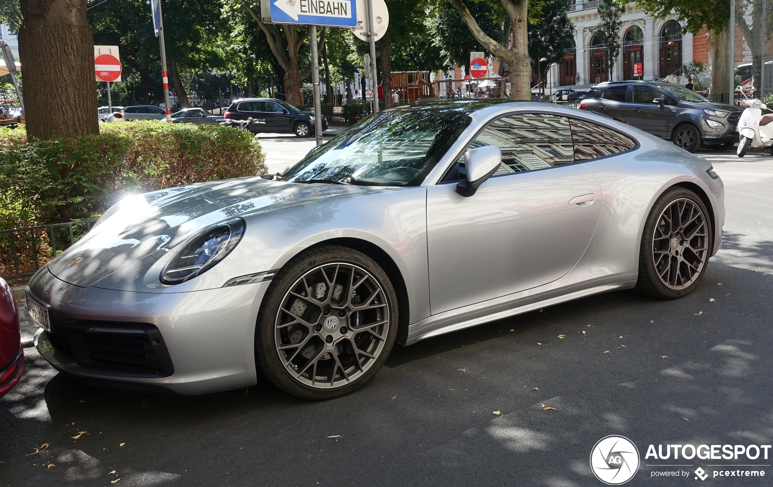 Porsche 992 Carrera 4S