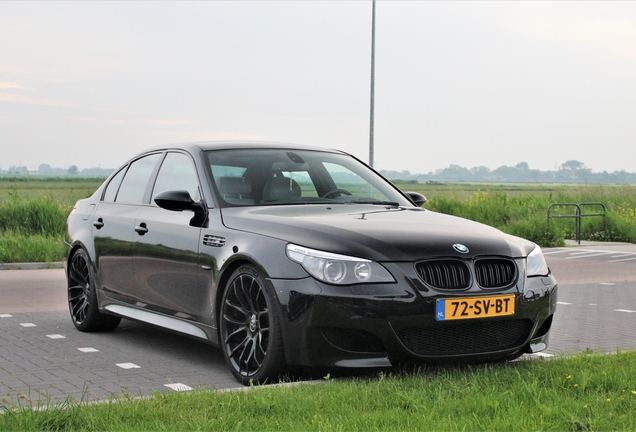 BMW M5 E60 2005