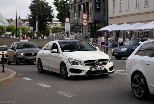 Mercedes-Benz CLA 45 AMG C117