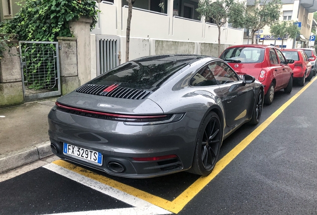 Porsche 992 Carrera 4S