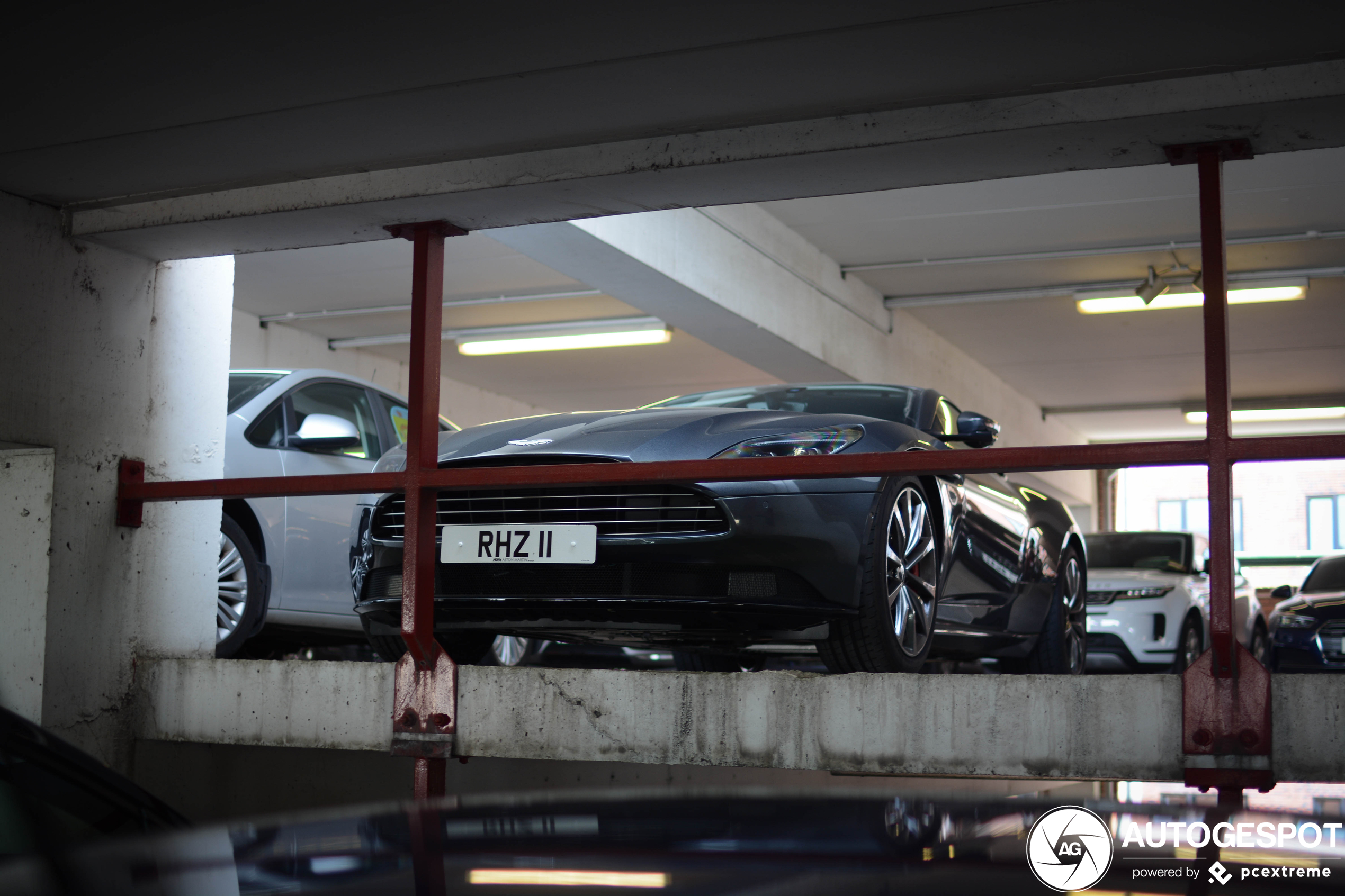 Aston Martin DB11 V8