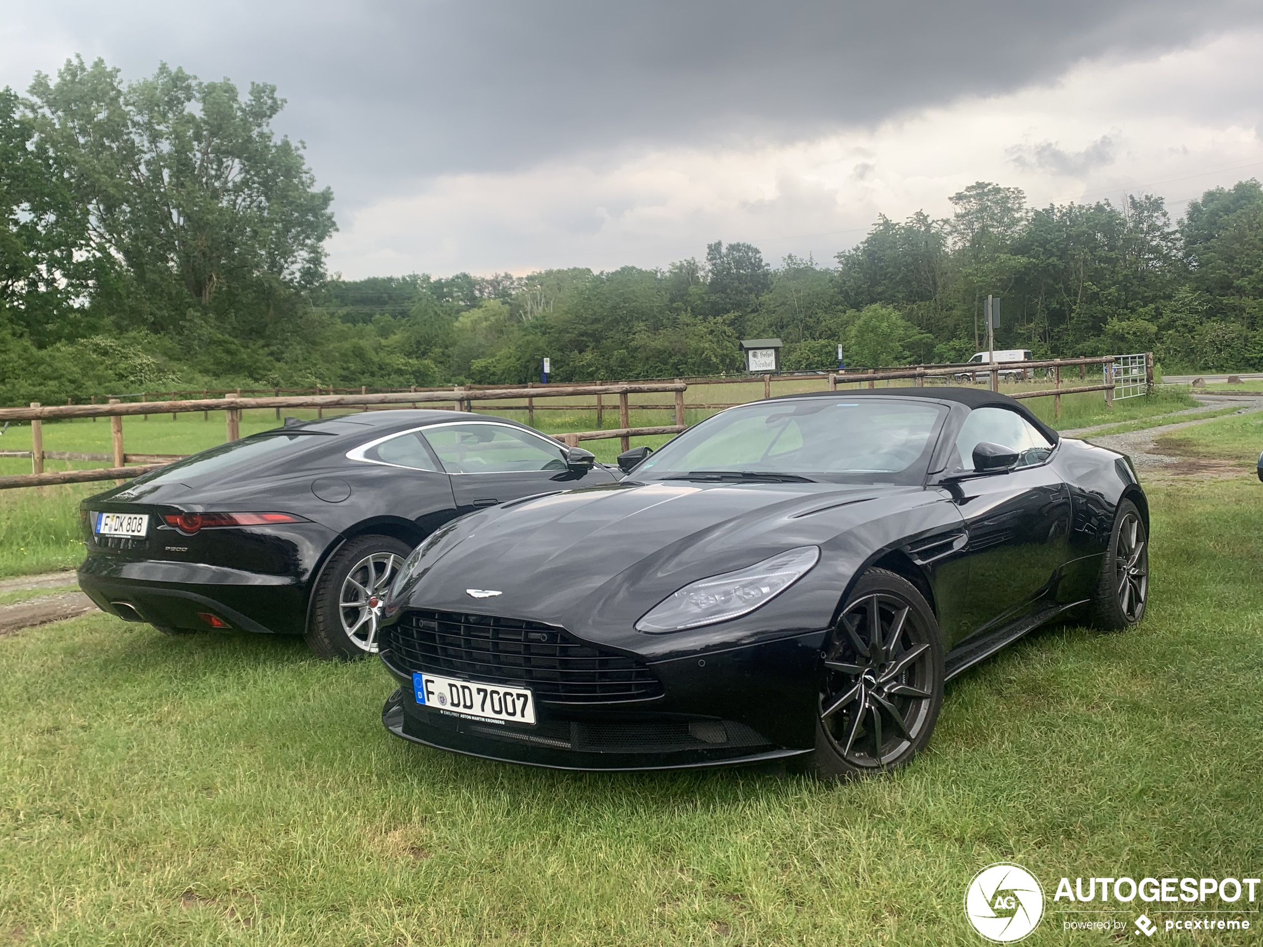 Aston Martin DB11 V8 Volante