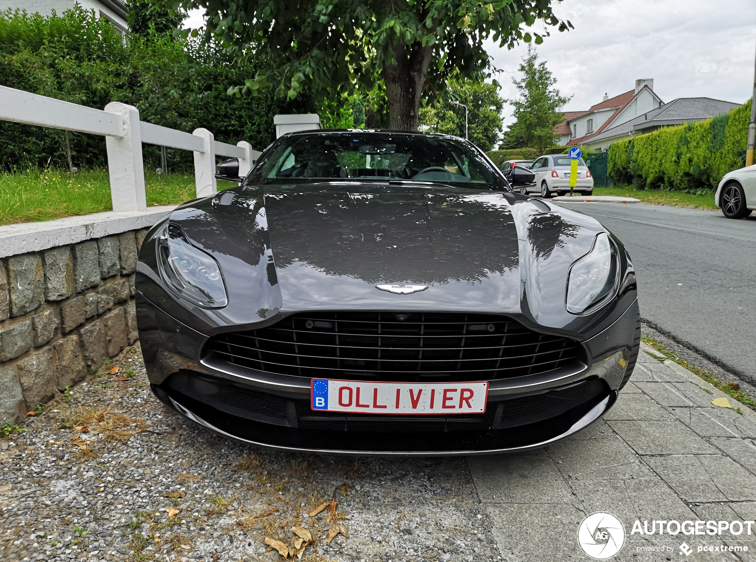 Aston Martin DB11 V8