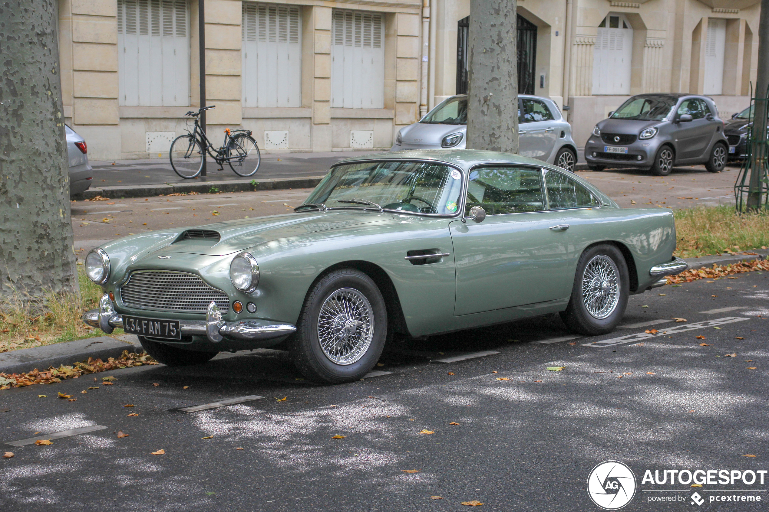 Aston Martin DB4