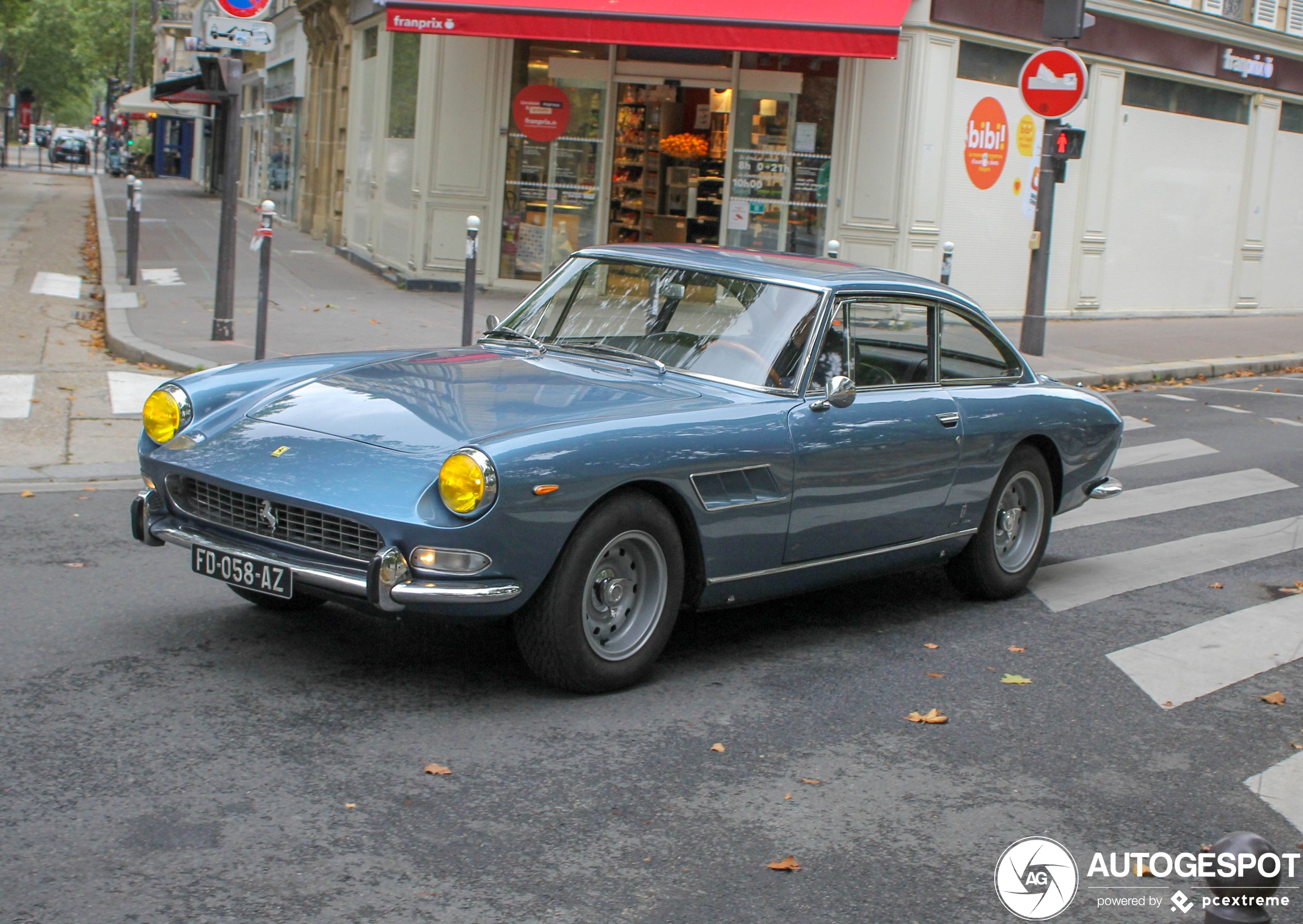 Ferrari 330 GT 2+2 Series II