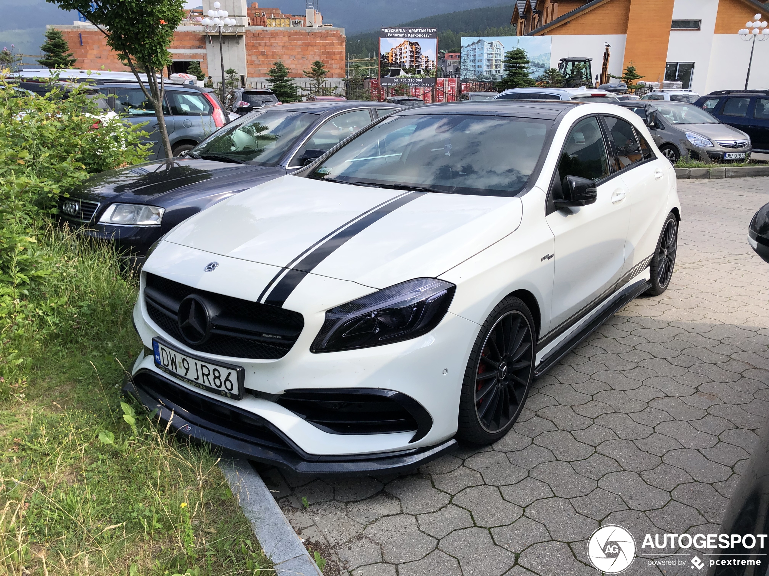 Mercedes-AMG A 45 W176 2015