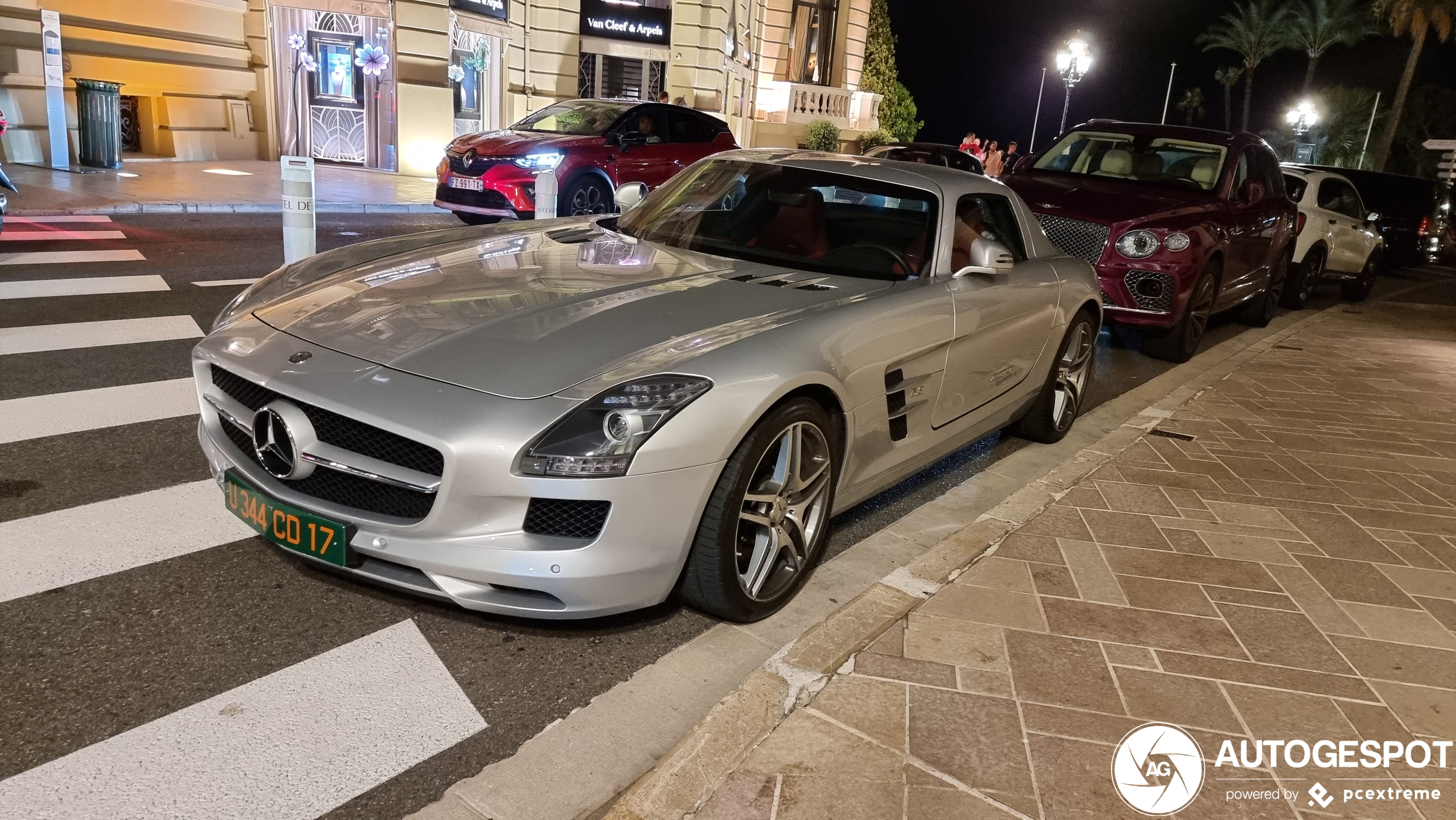 Mercedes-Benz SLS AMG