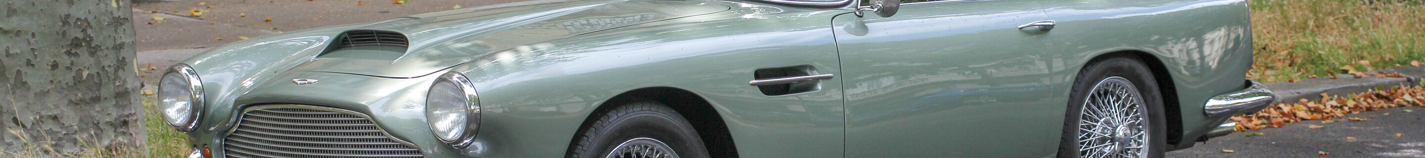 Aston Martin DB4