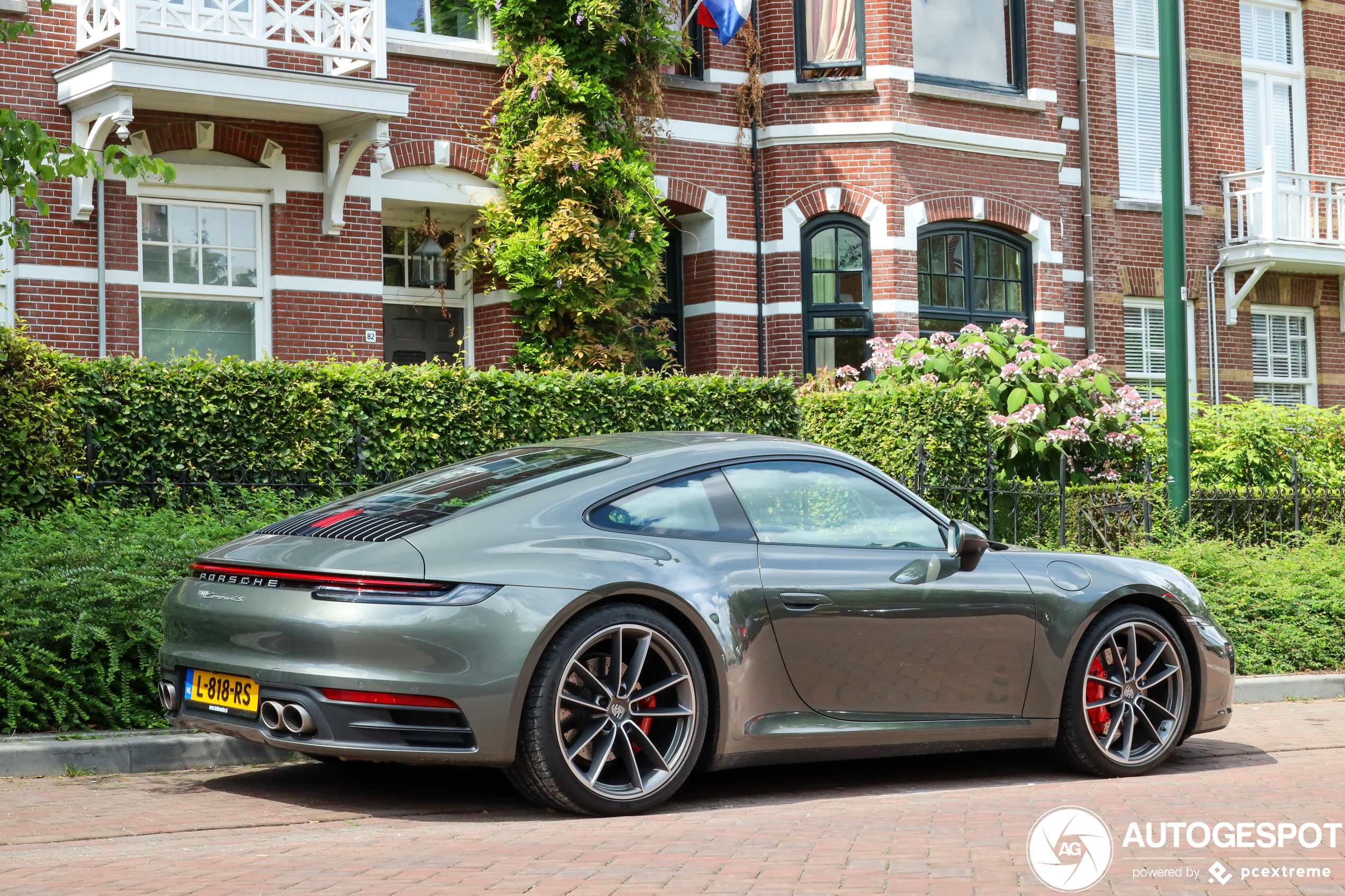 Porsche 992 Carrera 4S