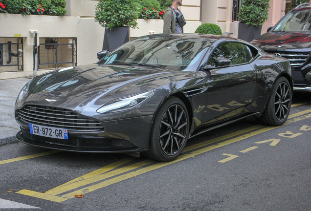 Aston Martin DB11