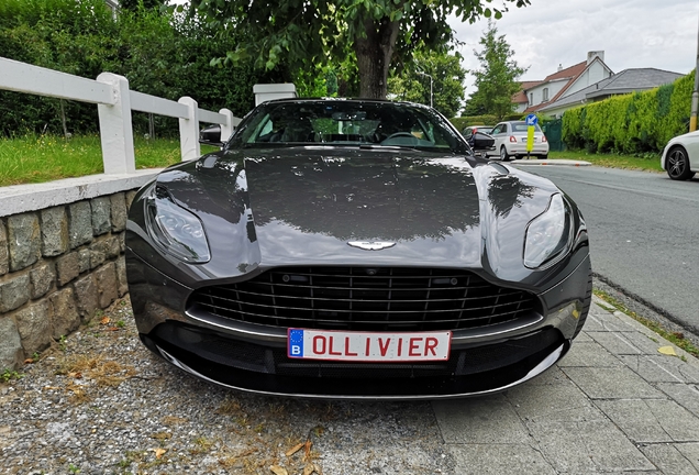 Aston Martin DB11 V8