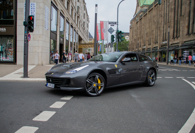 Ferrari GTC4Lusso