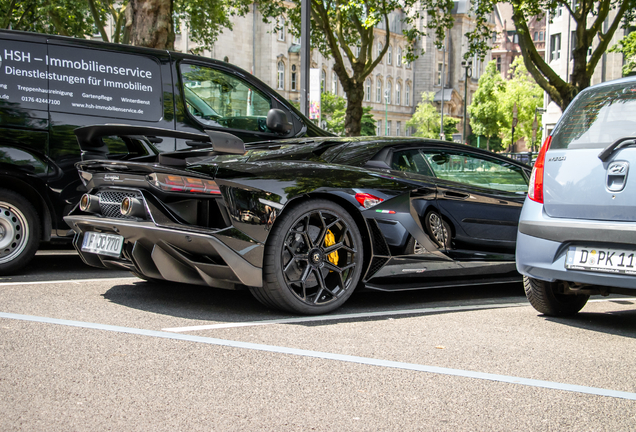 Lamborghini Aventador LP770-4 SVJ