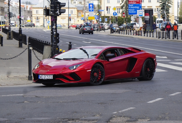 Lamborghini Aventador S LP740-4