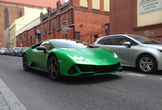 Lamborghini Huracán LP640-4 EVO