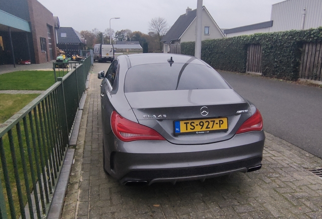 Mercedes-Benz CLA 45 AMG C117