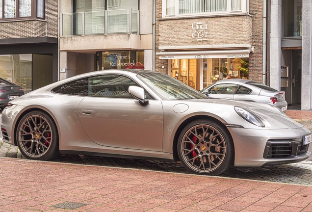 Porsche 992 Carrera 4S