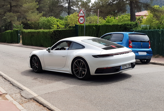 Porsche 992 Carrera 4S