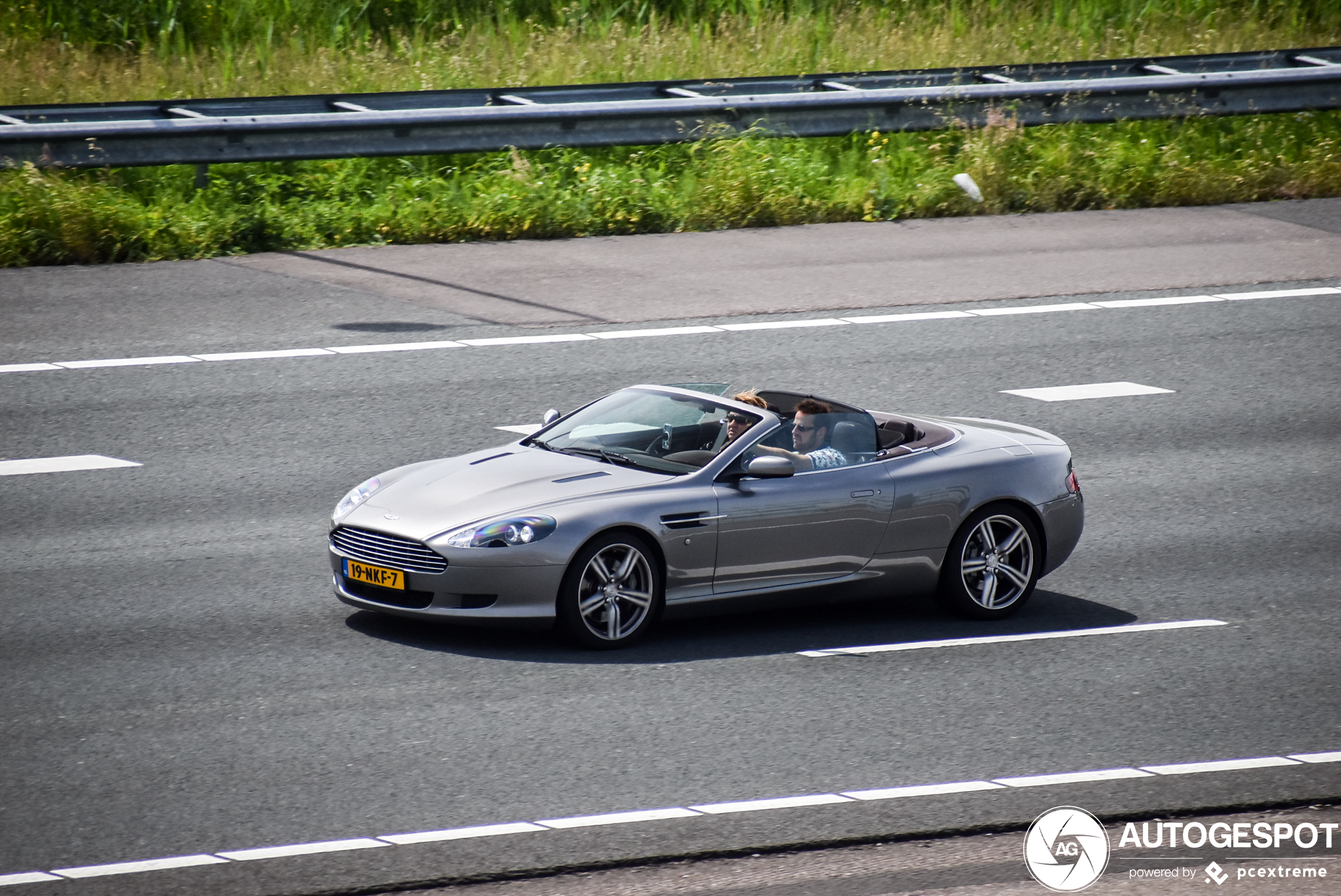 Aston Martin DB9 Volante