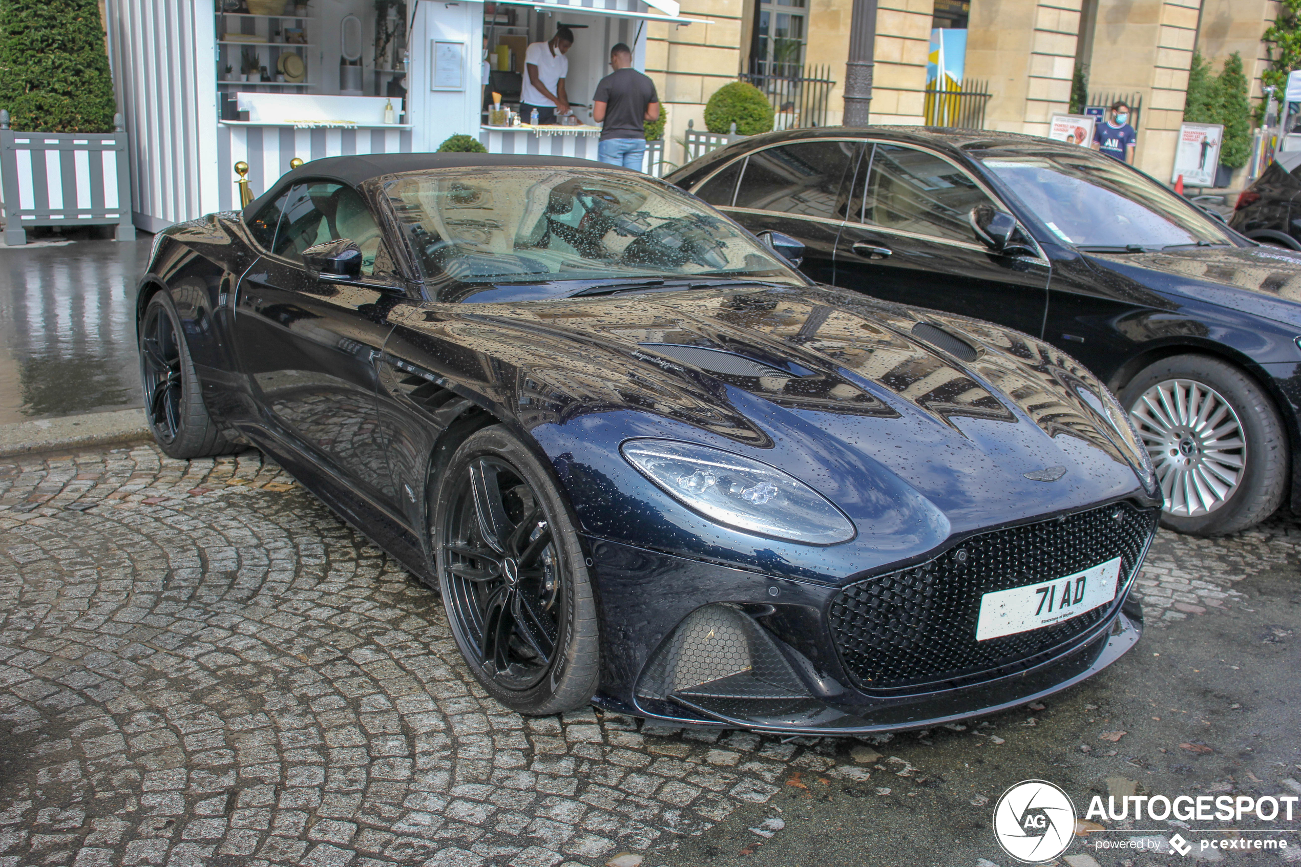 Aston Martin DBS Superleggera Volante