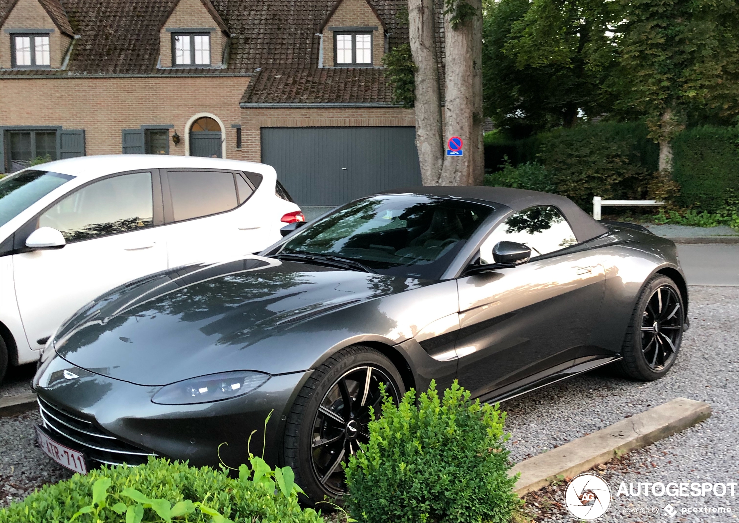 Aston Martin V8 Vantage Roadster 2020