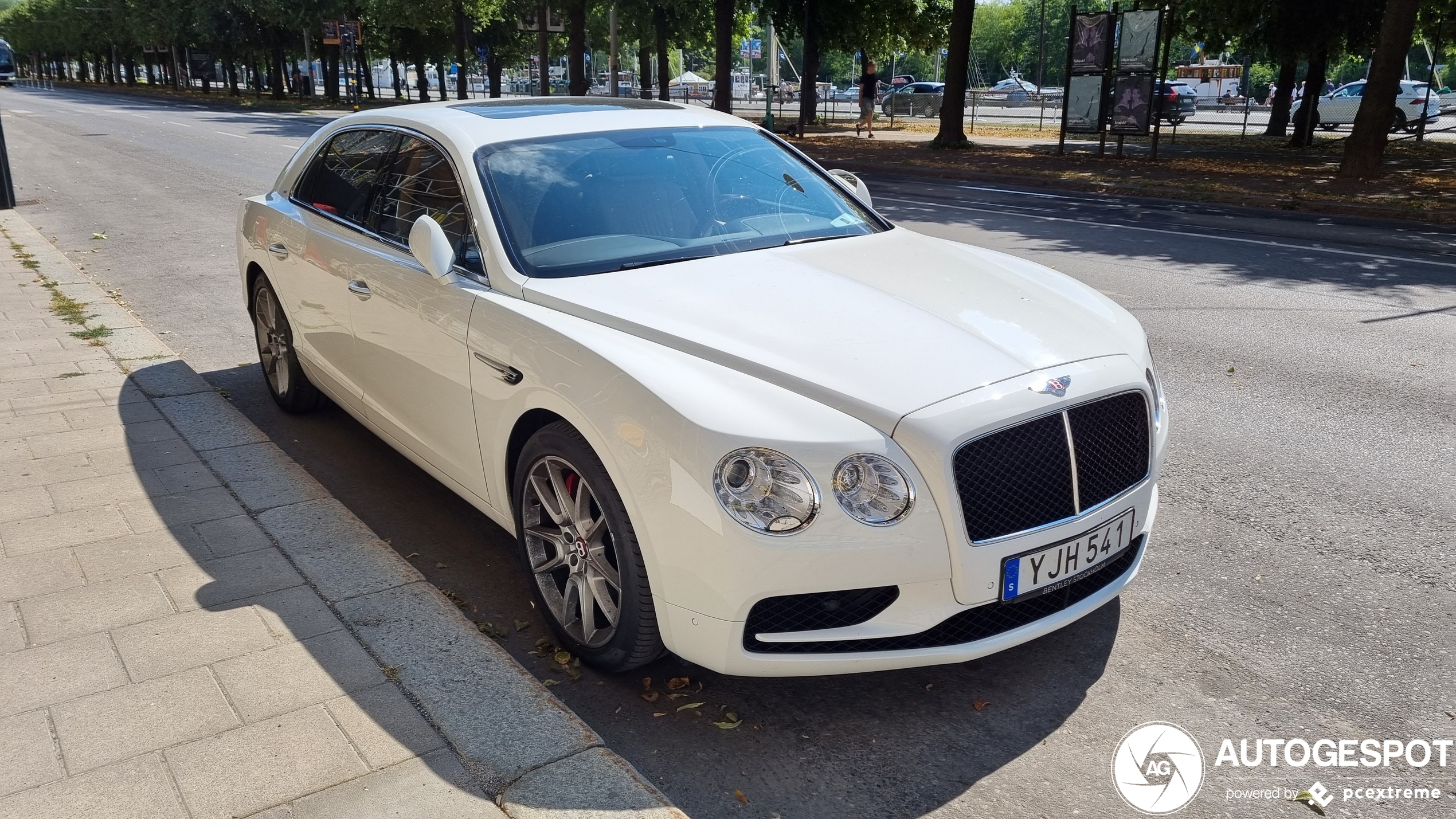 Bentley Flying Spur V8 S