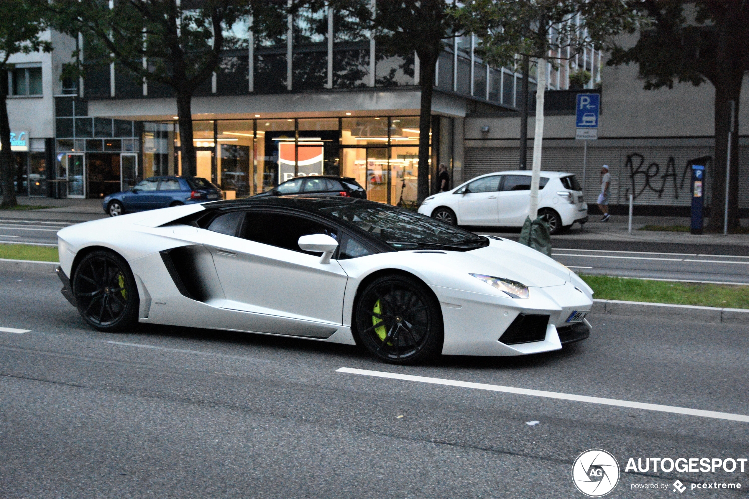 Lamborghini Aventador LP700-4