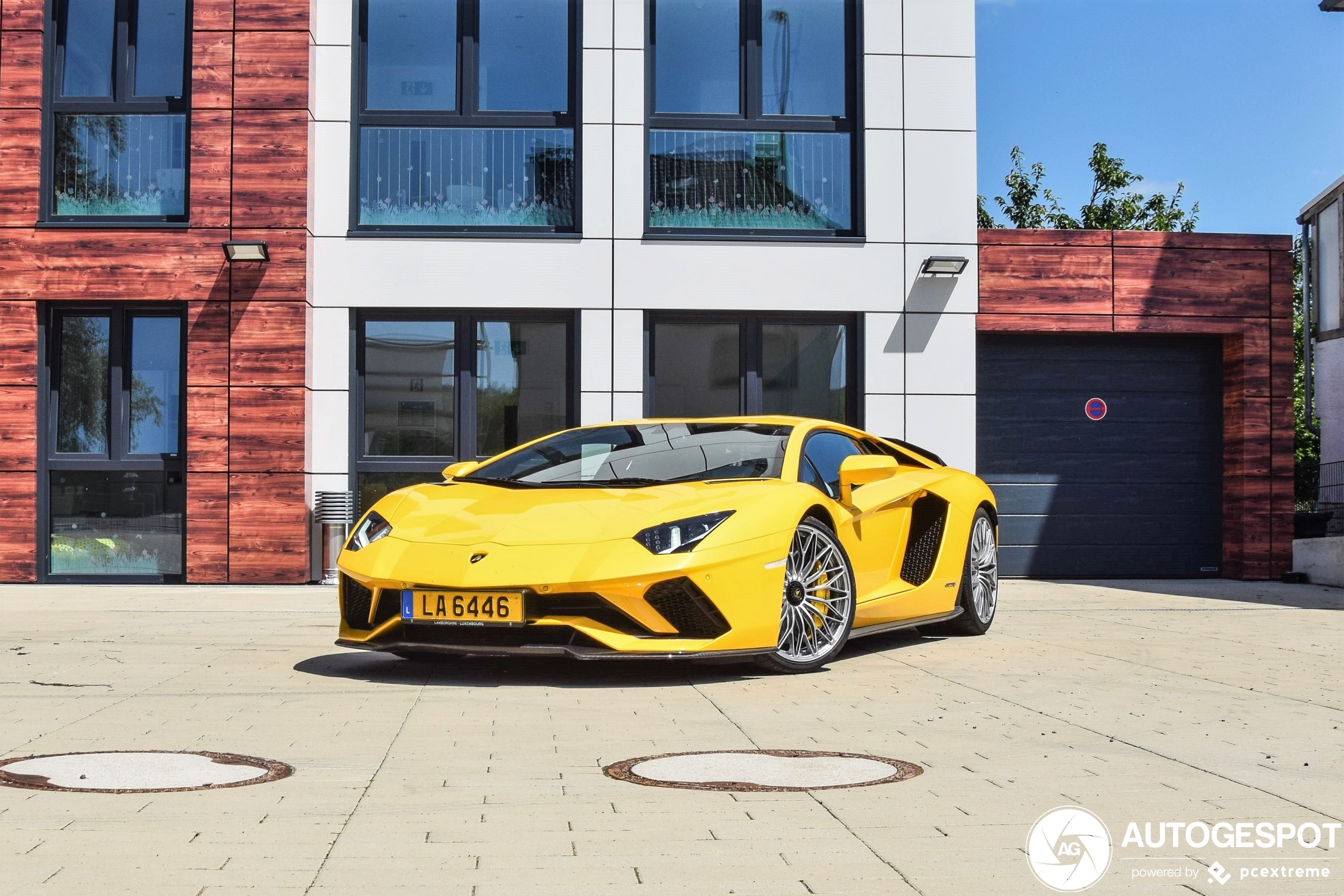 Lamborghini Aventador S LP740-4