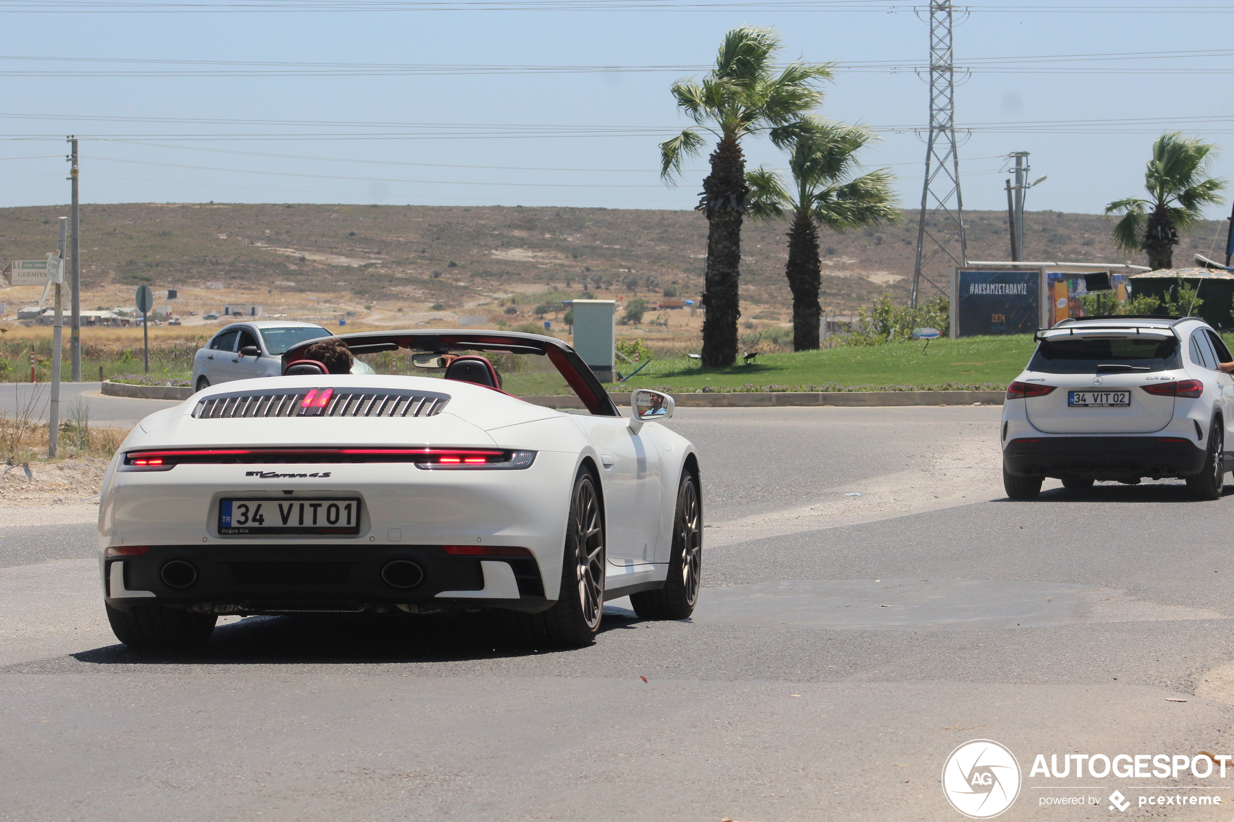 Porsche 992 Carrera 4S Cabriolet