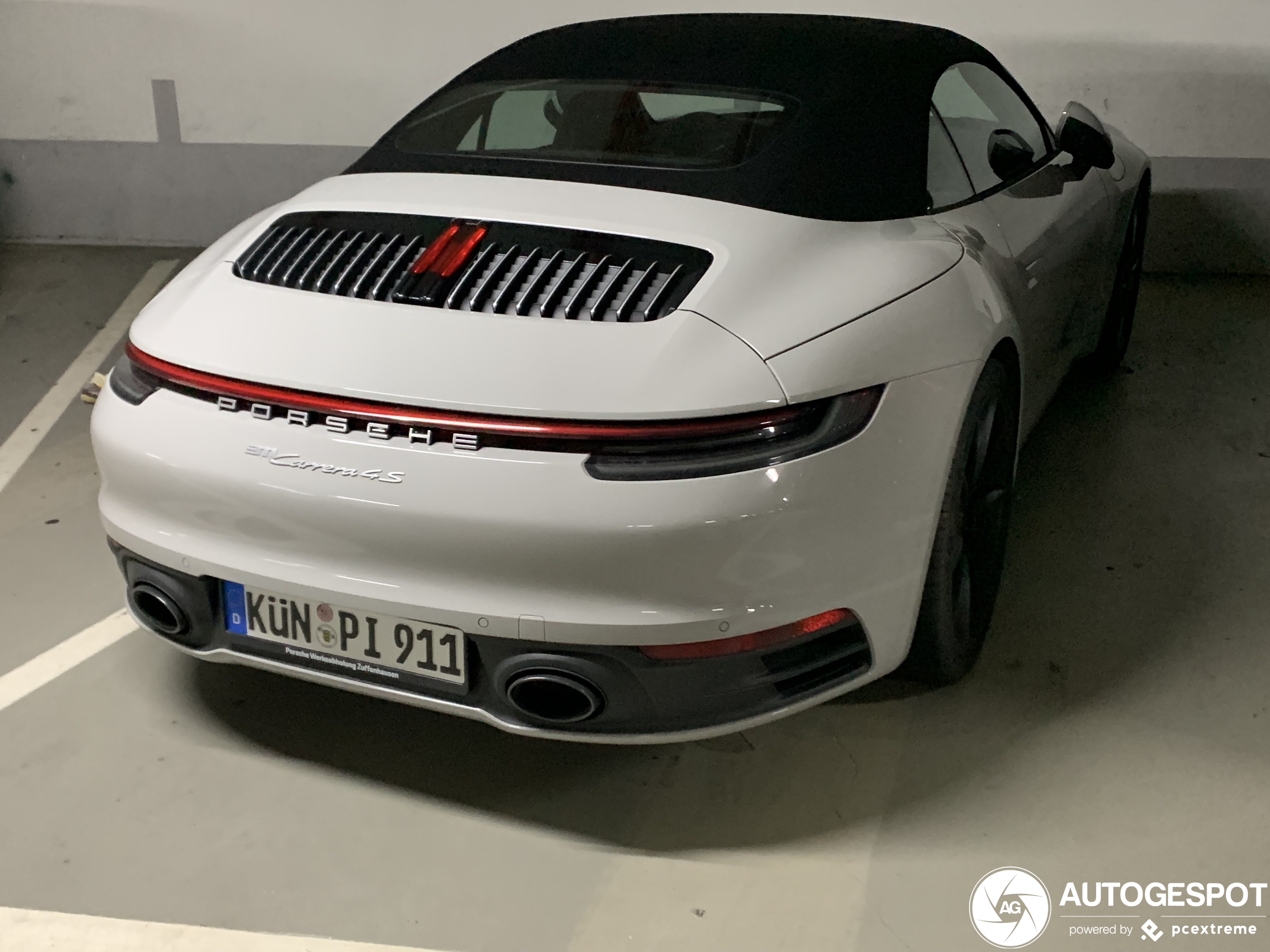 Porsche 992 Carrera 4S Cabriolet