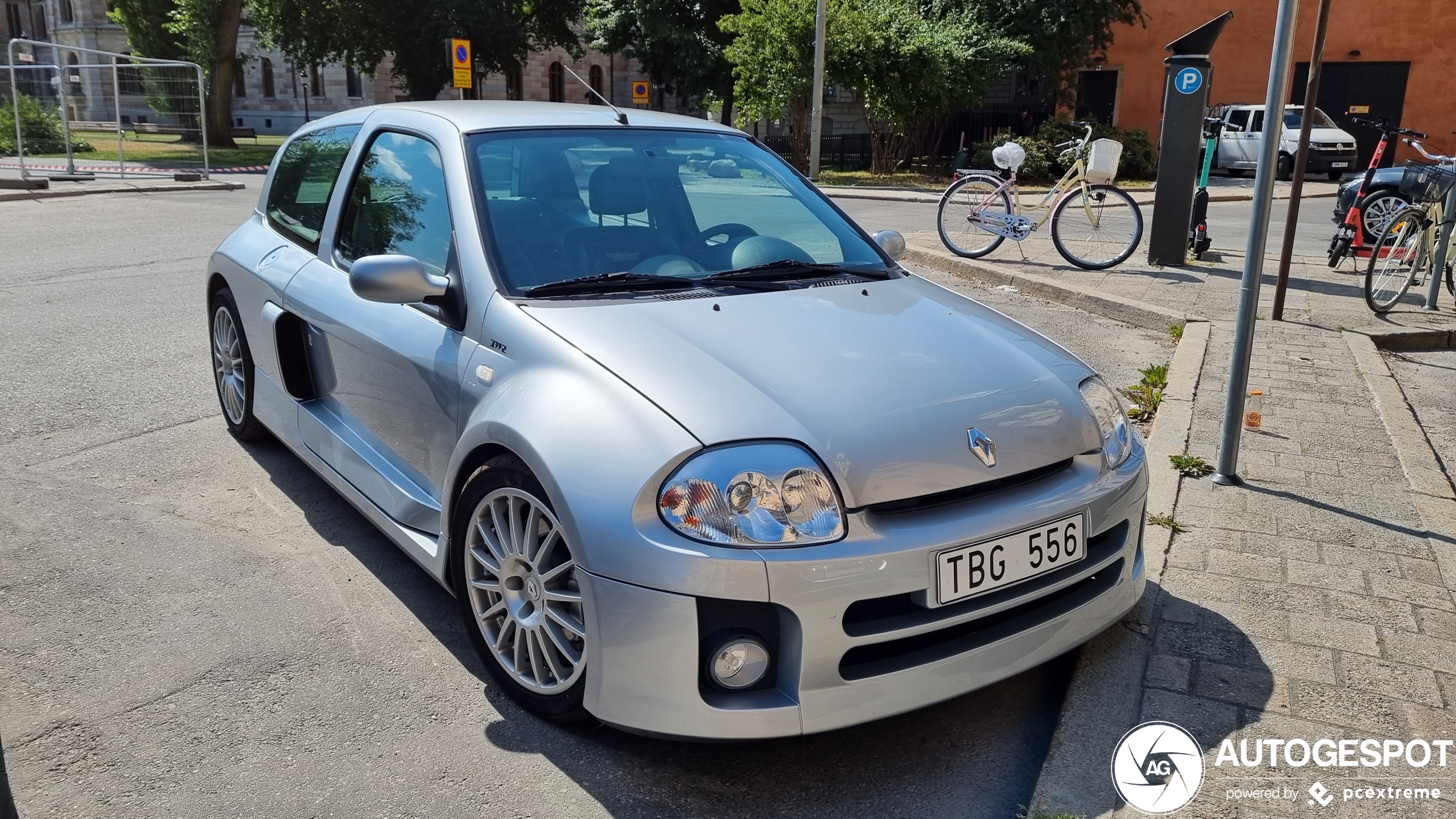 Renault Clio V6