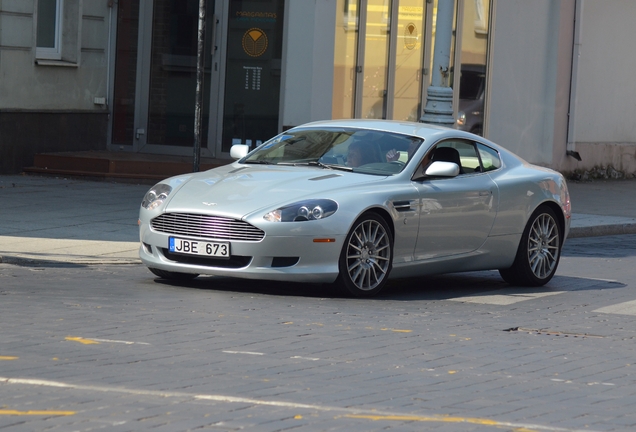 Aston Martin DB9