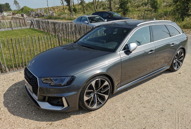 Audi RS4 Avant B9