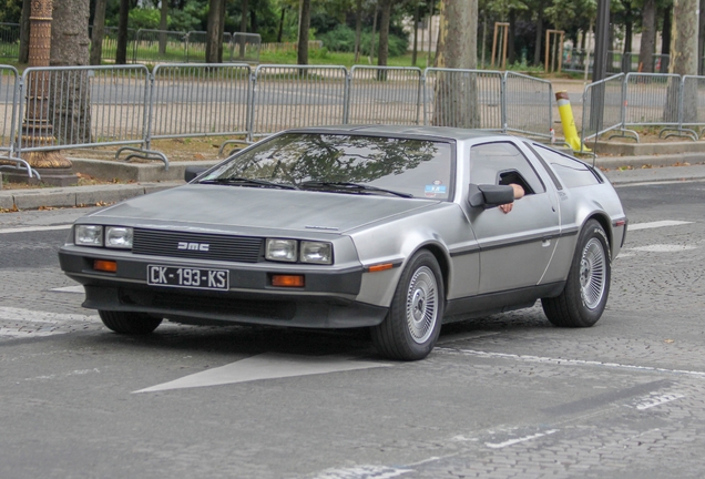 DeLorean DMC-12