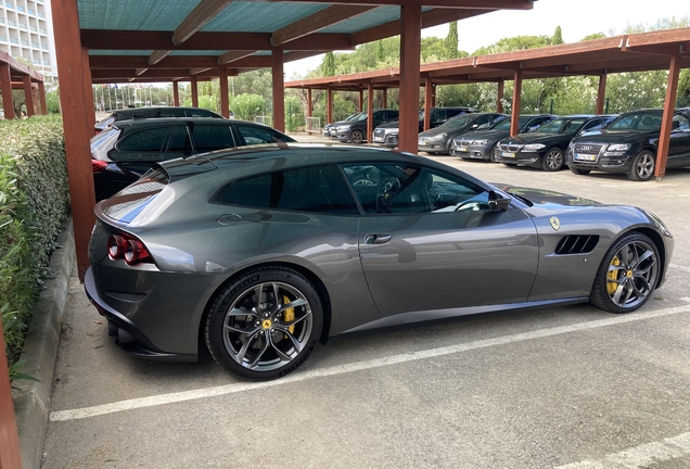 Ferrari GTC4Lusso T