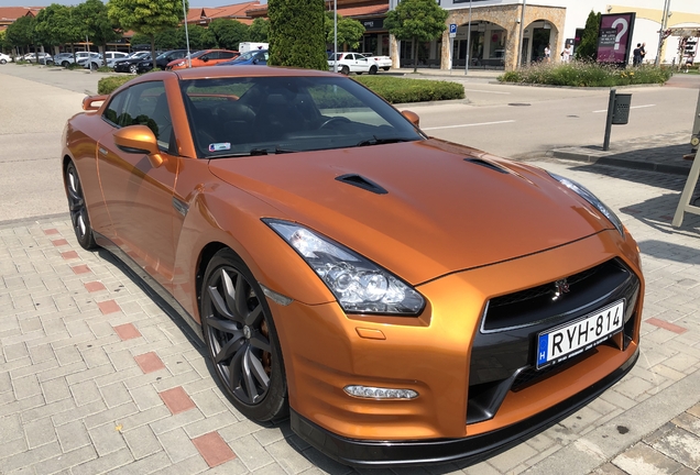 Nissan GT-R 2011