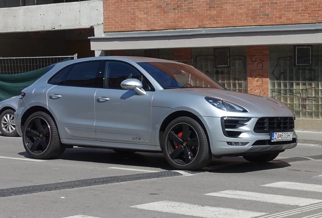 Porsche 95B Macan GTS