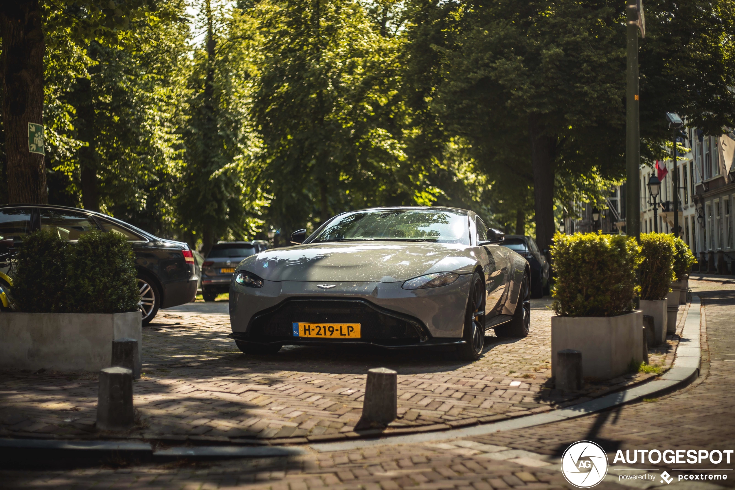 Aston Martin V8 Vantage 2018