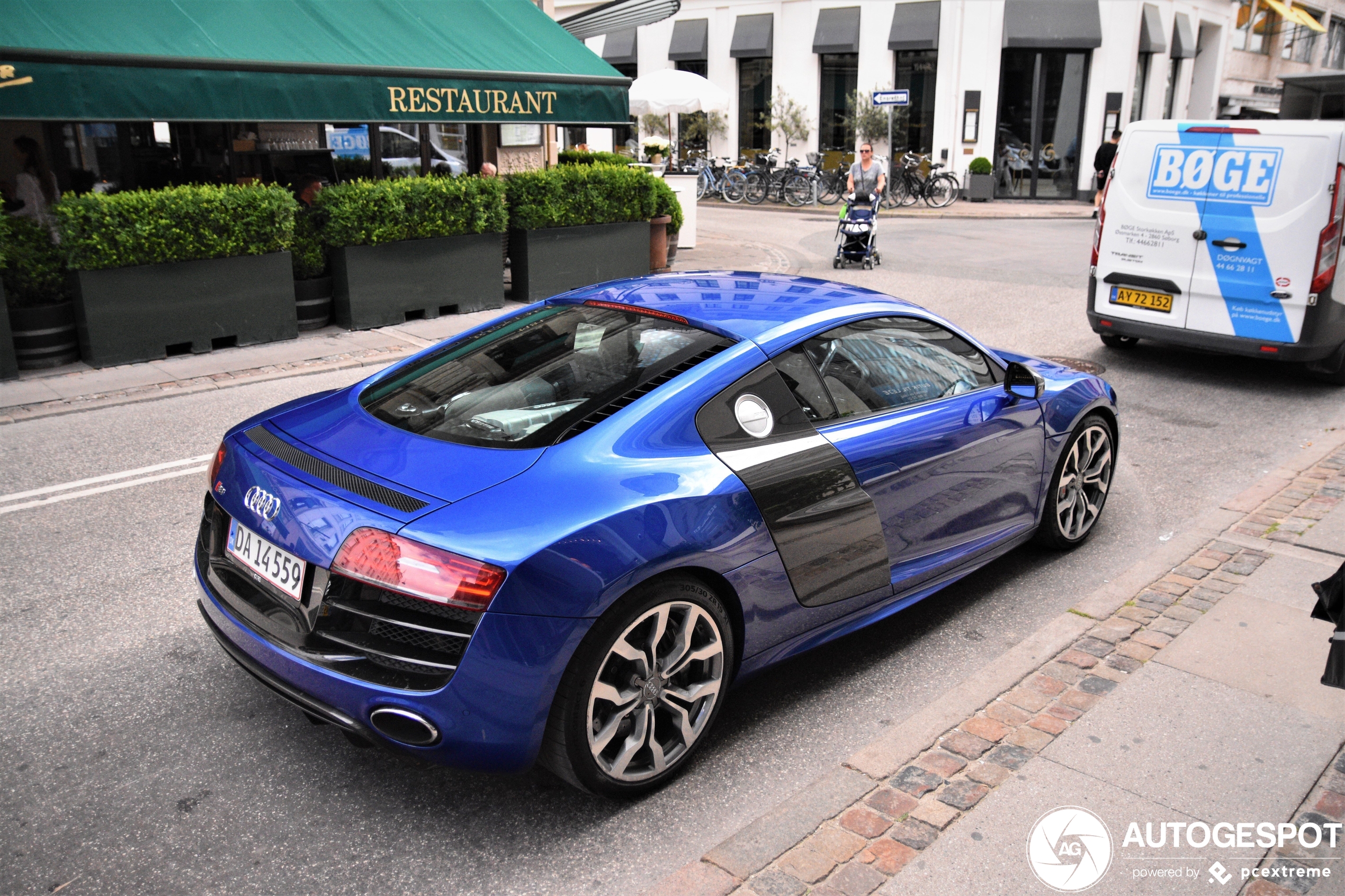 Audi R8 V10