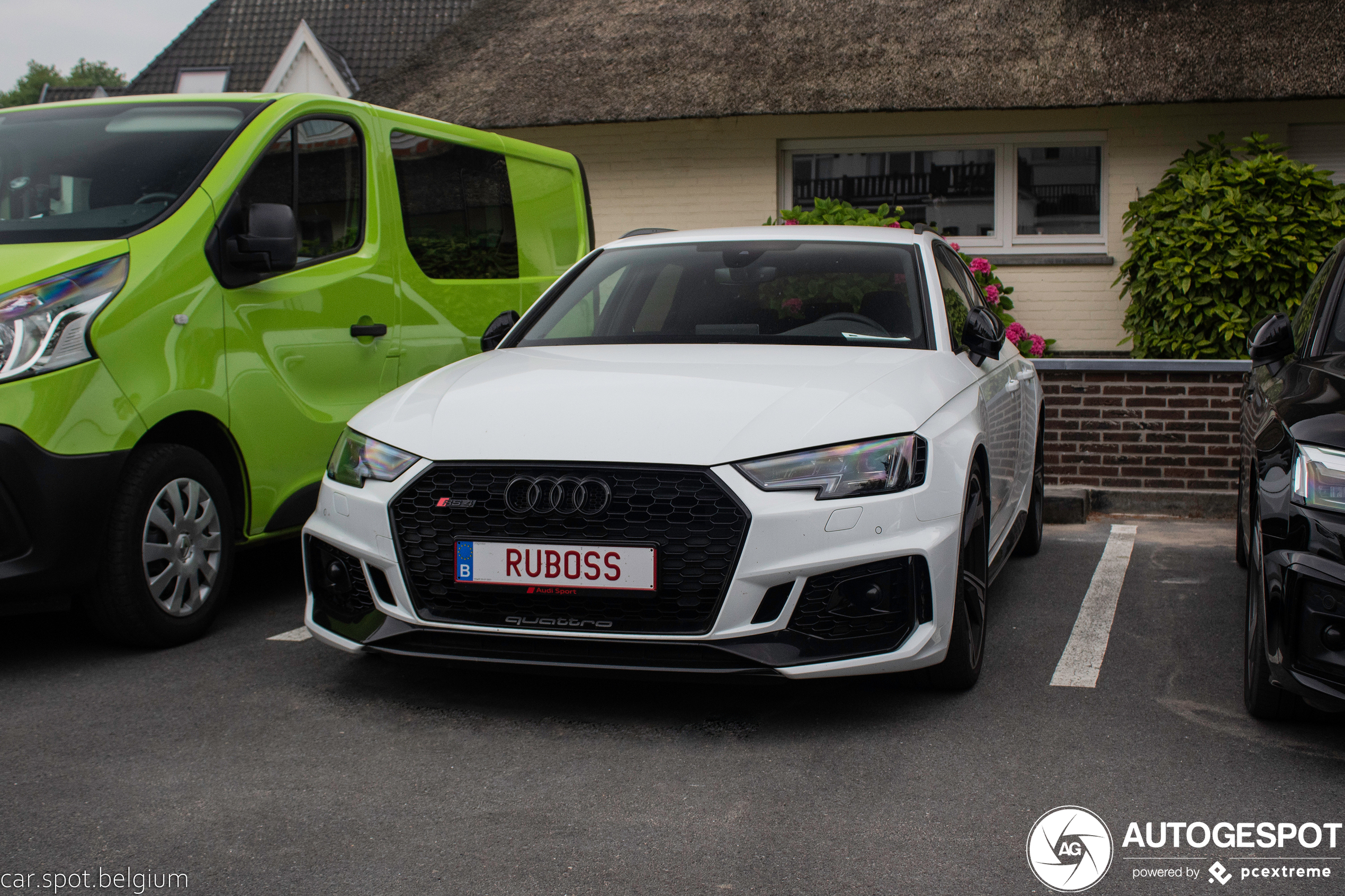 Audi RS4 Avant B9