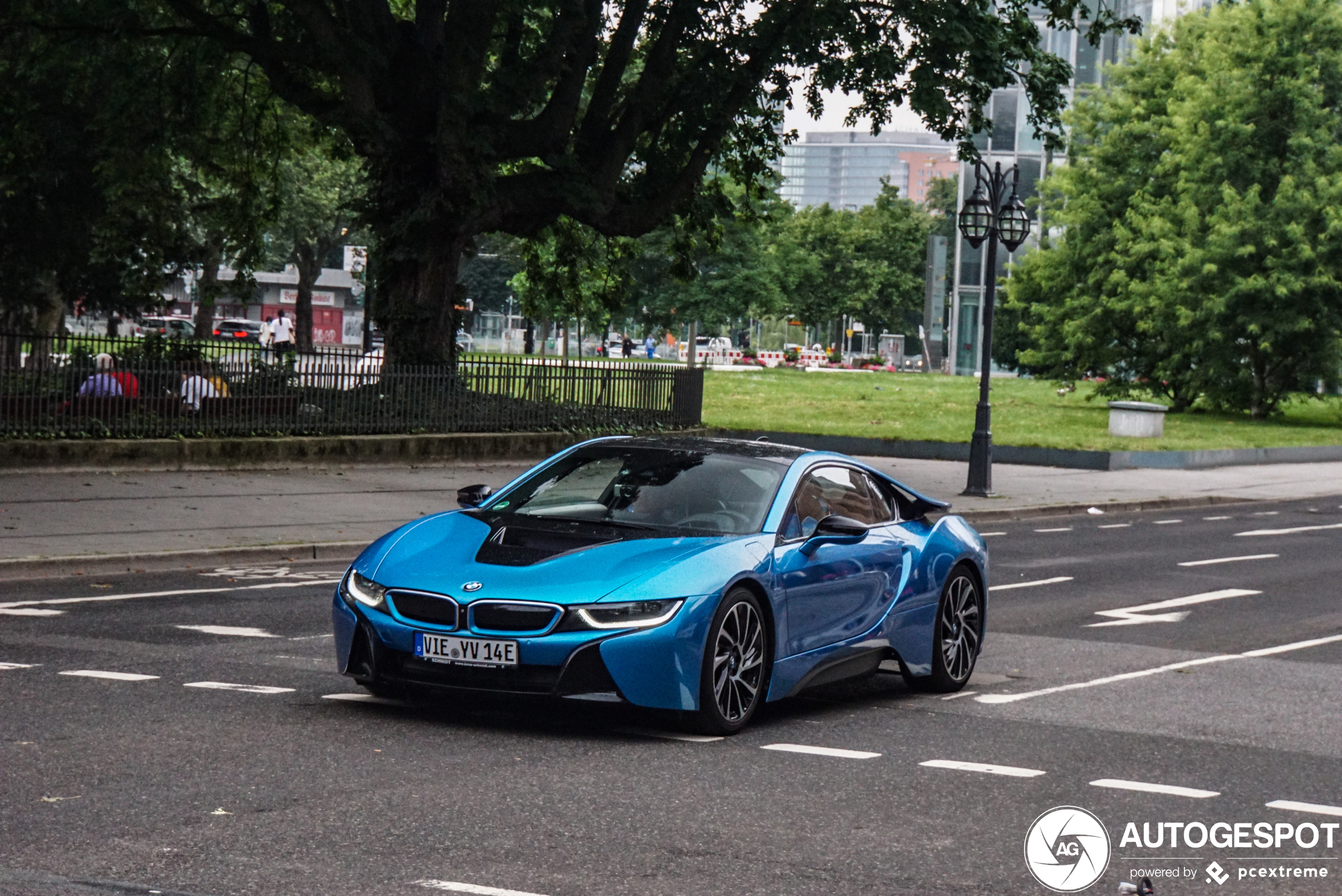 BMW i8