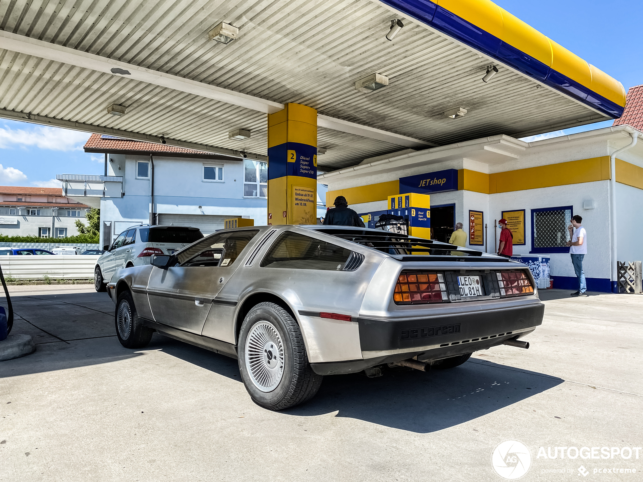 DeLorean DMC-12