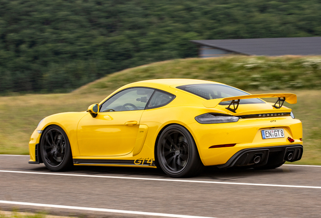 Porsche 718 Cayman GT4