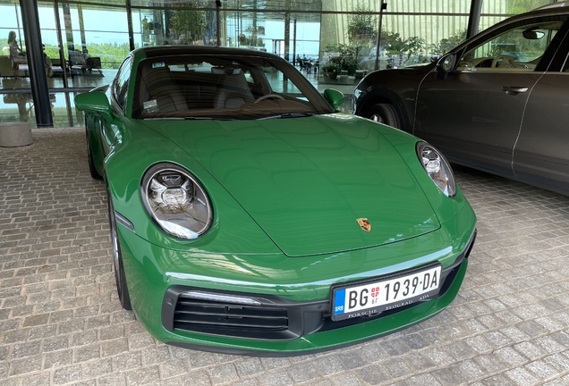 Porsche 992 Carrera 4S