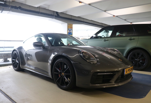 Porsche 992 Carrera 4S