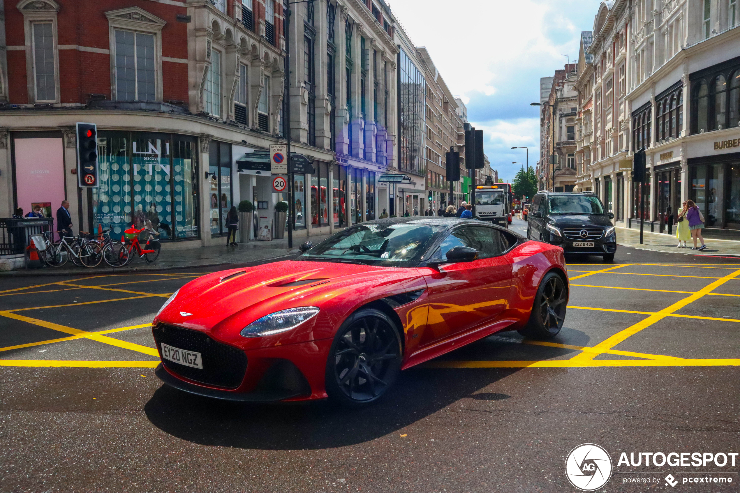 Aston Martin DBS Superleggera