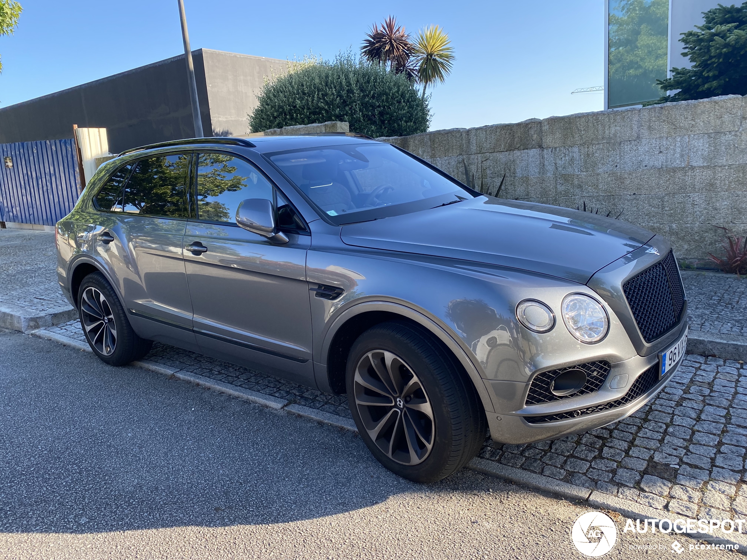 Bentley Bentayga V8