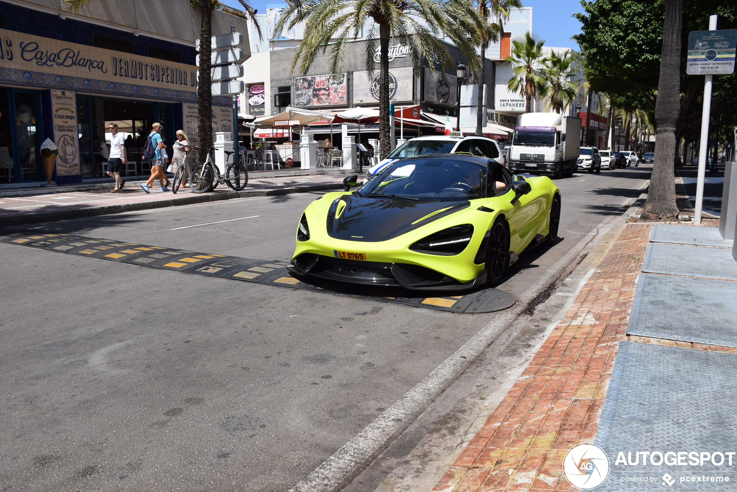 McLaren 765LT