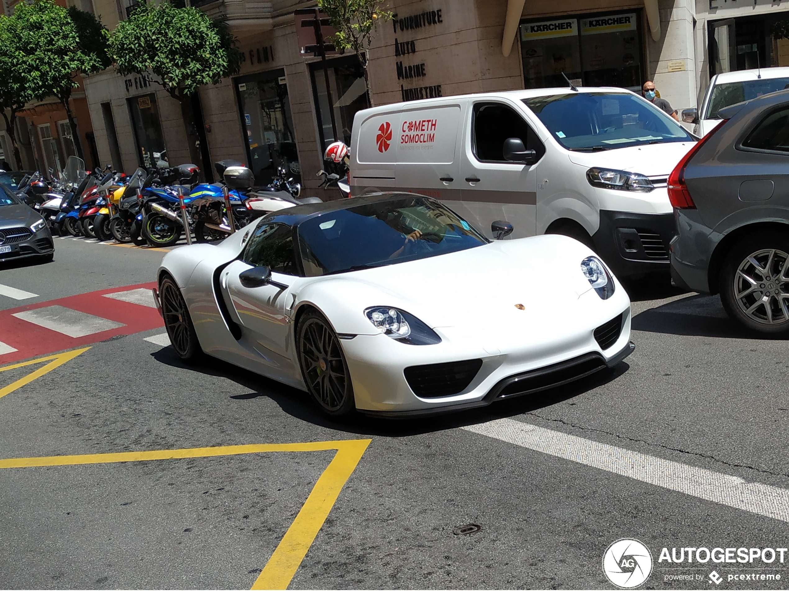 Porsche 918 Spyder Weissach Package